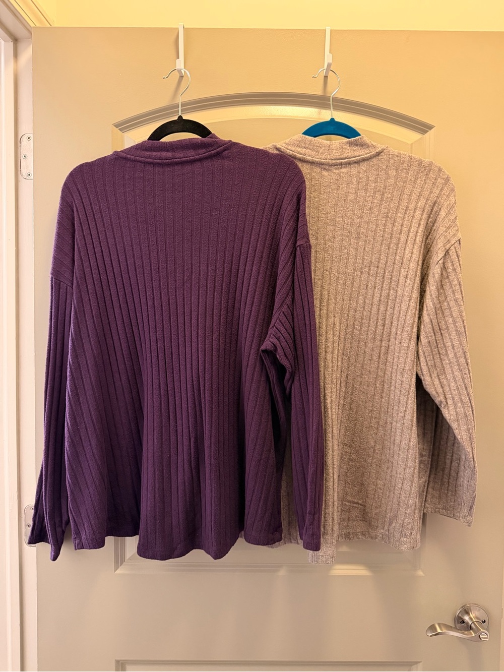Set of 2 💕Ribbed Mock Neck Sweaters - Picture 2 of 4